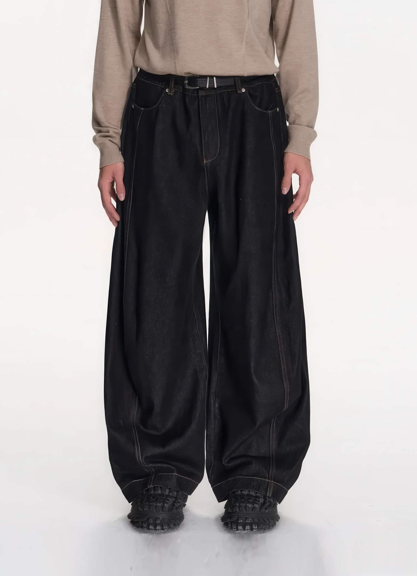 CLASSIC BLACK DENIM