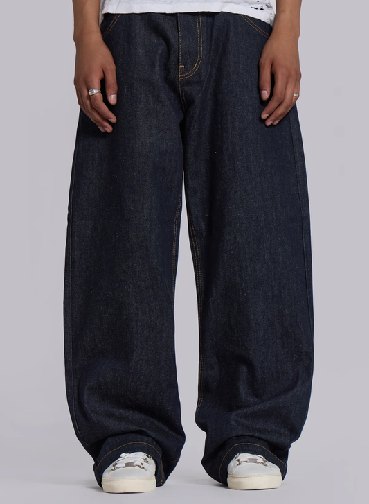 STRAIGHT CUT DENIM