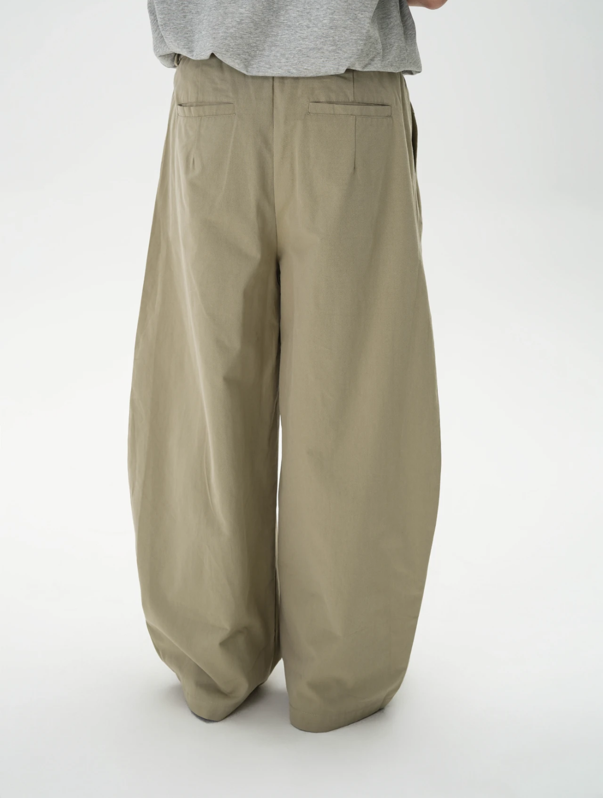 BAGGY TROUSERS