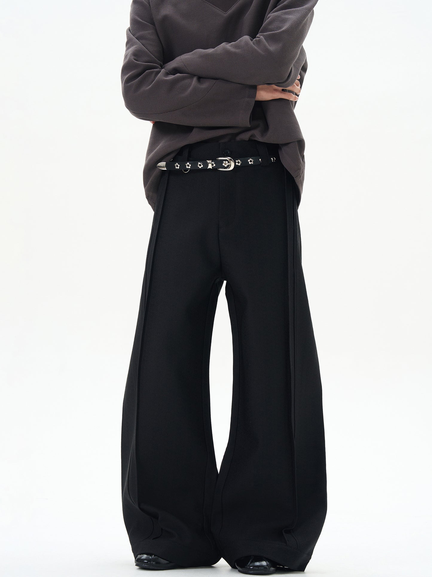 WIDE LEGGED TROUSERS
