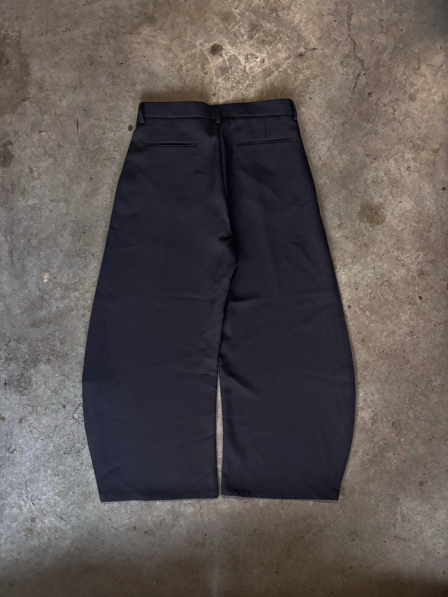 WIDE LEGGED TROUSERS