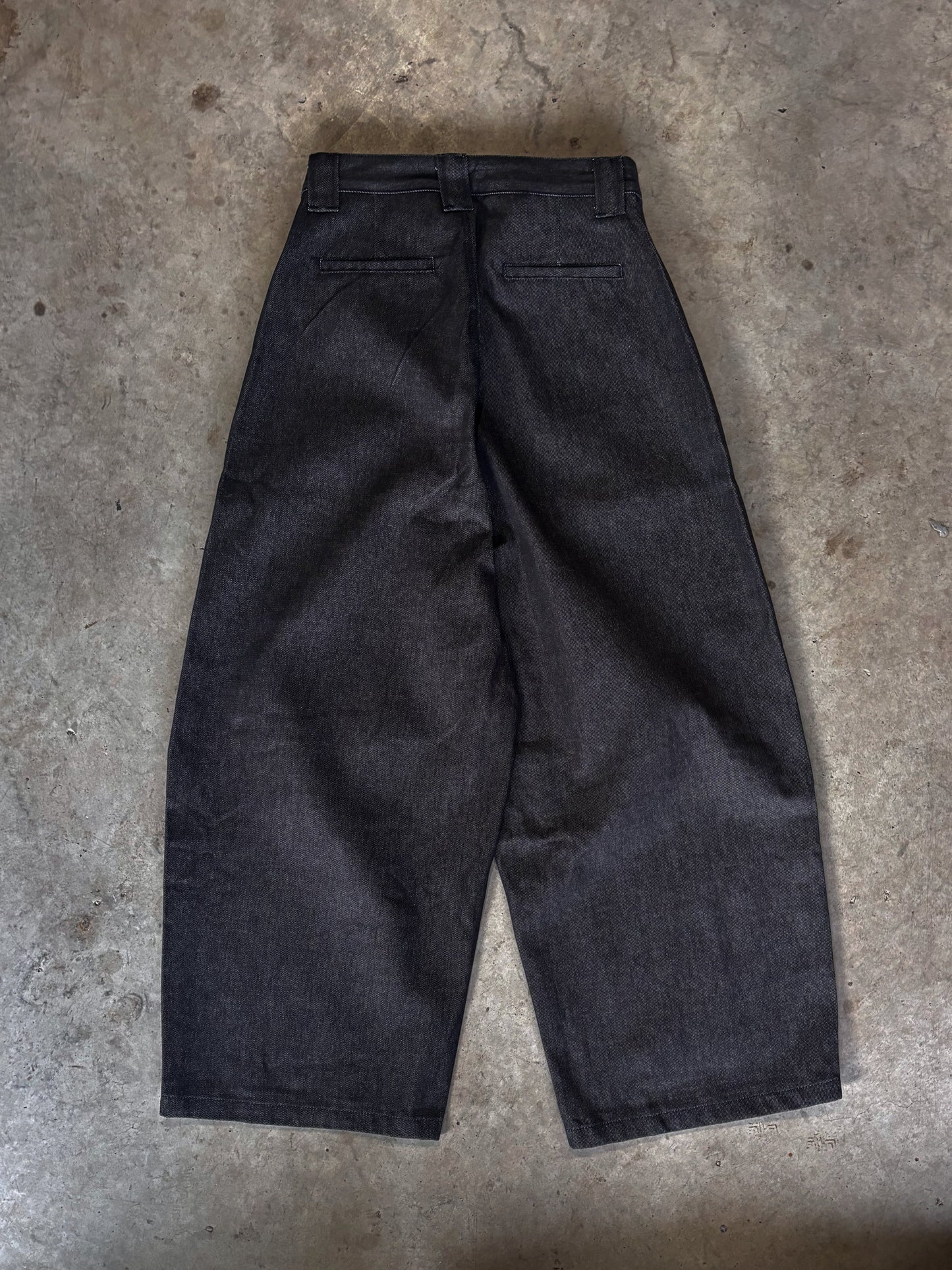 BLACK BAGGY DENIM